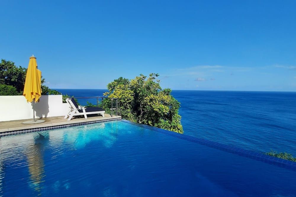 Villa Being - Tobago Luxury B&B - Scarborough - Zwembad