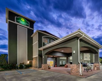 La Quinta Inn & Suites by Wyndham Broussard - Lafayette Area - Broussard - Gebäude