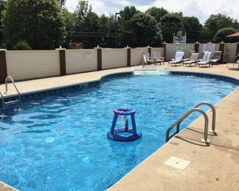 Best Appointed Condo Alpine Village Sleeps 12, Tennis, health club, pool hot tub - Woodstock - Piscina