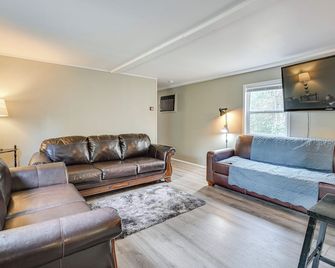 New Lisbon Family Gem about 3 Mi to Castle Rock Lake - New Lisbon - Sala de estar