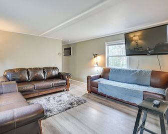 New Lisbon Family Gem about 3 Mi to Castle Rock Lake - New Lisbon - Sala de estar