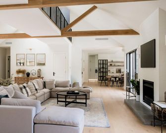 Berry Luxury Barn House - Berry - Huiskamer