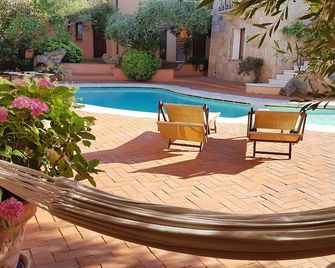 Hotel San Pantaleo - San Pantaleo - Bazén