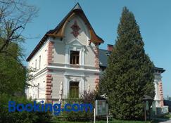 Penzion Vila Machu - Kopřivnice - Building