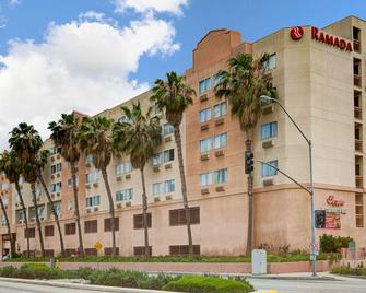 Ramada by Wyndham Hawthorne/LA Stadium - Hawthorne - Rakennus