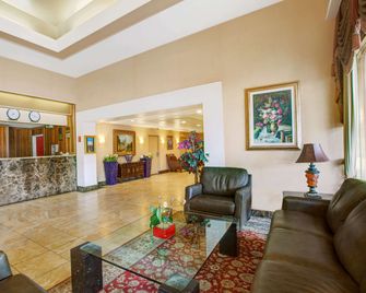 Ramada By Wyndham Hawthorne Lax / La Stadium - Hawthorne - Lobby