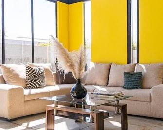 Check Inn Hostal Aeropuerto Gdl - Guadalajara