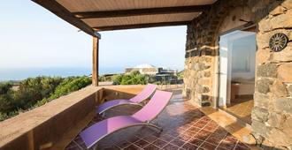 Dammusi Al-Qubba Wellness & Resort - Pantelleria - Balcony