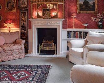 2 bedroom accommodation in Great Easton, near Market Harborough - Market Harborough - Lounge