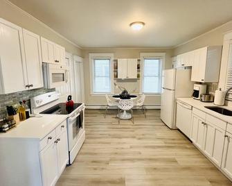 ️high-Line Harbor Pad 2 Bdtrainharbor Point Access 40 Minutes To Nyc - Stamford - Kitchen