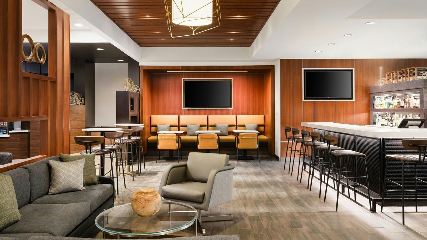 Courtyard by Marriott Charlotte City Center