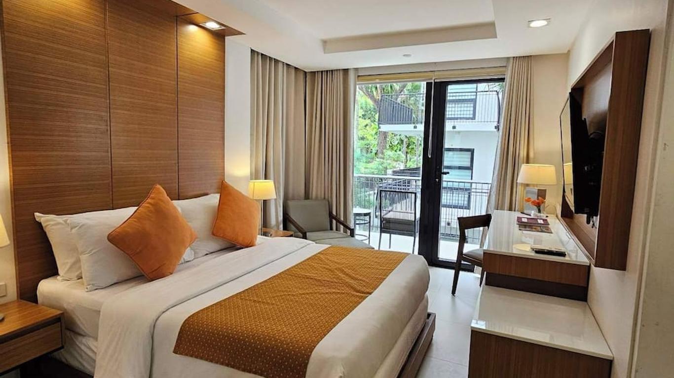 Pontefino Hotel And Residences