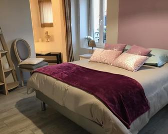 Le Café des Fleurs Chambres d'hôtes - Rousson - Chambre