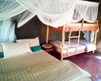 Mophy Budget Safari Lagoon Camp - Mfuwe - Bedroom