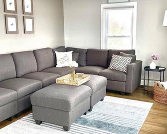 The Cape: Waterfront Home on Cayuga Lake - Seneca Falls - Sala de estar