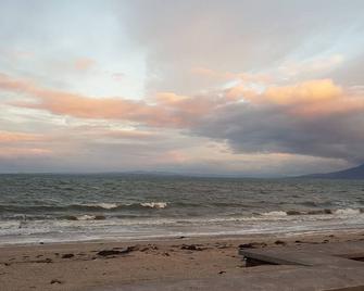 Traditional stradbally country cottage in village location close to beach - Castlegregory - Beach