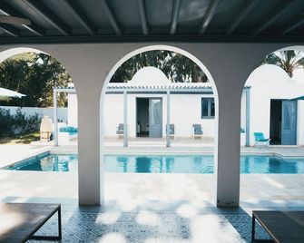 Menezel Jerba - Djerba Ajim - Piscina