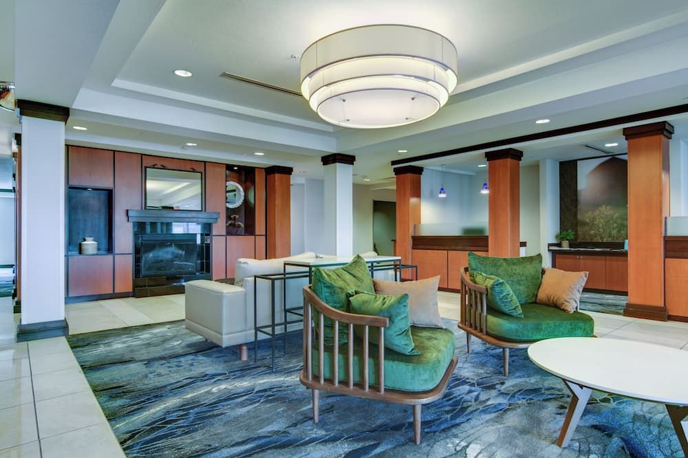 Fairfield Inn & Suites by Marriott Decatur at Decatur Conference Center - Decatur - Лоббі