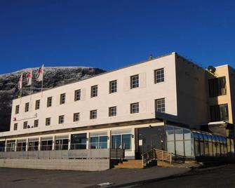 Bjerkvik Hotell - Bjerkvik - Gebäude
