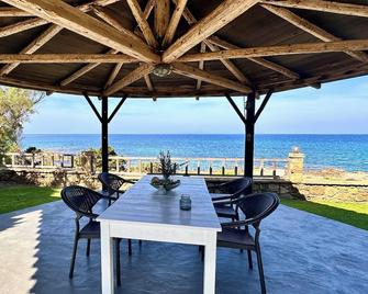 Apartments Genari - Pyrgos - Innenhof