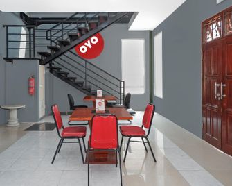 OYO 682 Ceria Homestay Syariah - Semarang - Nhà hàng
