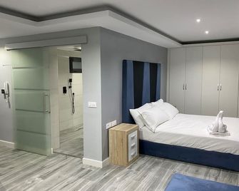 Supreme Silver - Linares - Bedroom