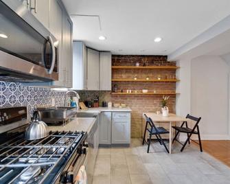 Stylish Rowhome-Fishtown-Near Shops - Filadelfia - Cocina