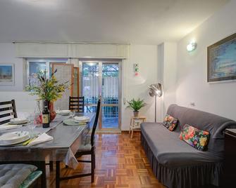 Studio Saturno 23 in the city center - Happy Rentals - Sauze d'Oulx - Spisesal