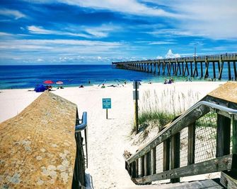 Navarre Beach Landing - 5 min walk to beach, amazing pool, close to pier - Navarre - Pláž