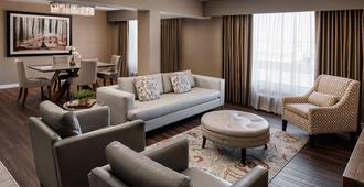 Pomeroy Hotel & Conference Centre - Grande Prairie - Living room