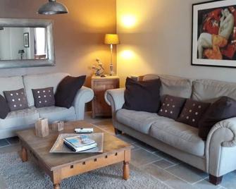 Beautiful Vineyard House Completely Renovated - Cabrières - Sala de estar
