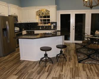 Dolphins, Fishing & Fun W/ Lighted Pier!!! - Port Lavaca - Kitchen