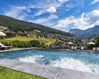 Alpin & Vital Hotel La Perla - Ortisei - Uima-allas