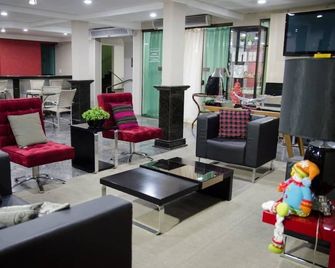 Alves Hotel - Marília - Lounge