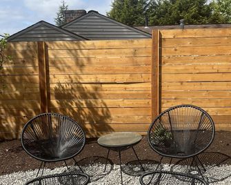 Fully renovated sunlight basement ADU in Seward Park - Seattle - Patio