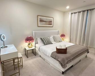 Minimalist Retreat in Irvine - Newport Beach