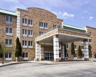 Comfort Inn & Suites - Grafton - Building
