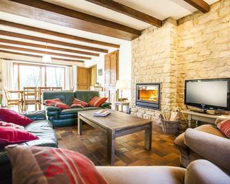 House with warm decor - non-main residence - Williers - Sala de estar