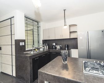 B&B Wasi Airport Lima - לימה - מטבח