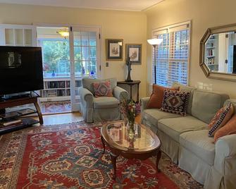 Beautiful 4-Bedroom Home beside Middlebury College - Middlebury - Living room