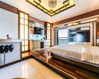 Yeongdeok Ganggu Port Into - Yeongdeok - Bedroom