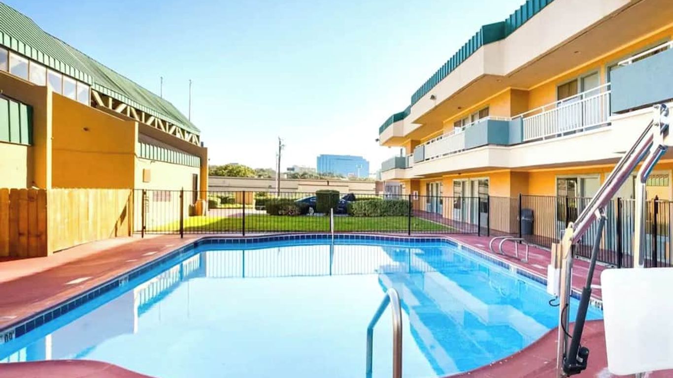 Homegate Studios & Suites San Antonio Medical Center