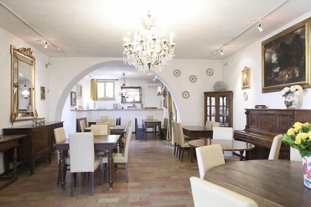 Country House Tre Esse - אסיסי - מסעדה