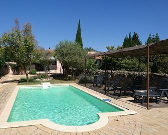 Charming, detached, 5mn walk from the center + CLIM - Villeneuve-lès-Avignon - Pool