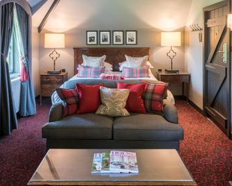 The Lygon Arms - an Iconic Luxury Hotel - Broadway - Bedroom