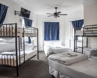 Peg Leg Darling Harbour - סידני - חדר שינה