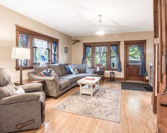 South Sandpoint Charmer - Sandpoint - Living room