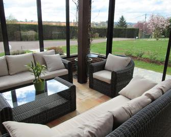 Beautiful residence in the heart of the Alpes Mancelles, swimming pool, sauna and 4 bedrooms - Fresnay-sur-Sarthe - Sala de estar
