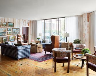 Graduate by Hilton Storrs - Storrs - Sala de estar