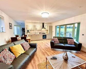 Fox Acre Lodge - Amazing Views - Cwmbran - Sala de estar